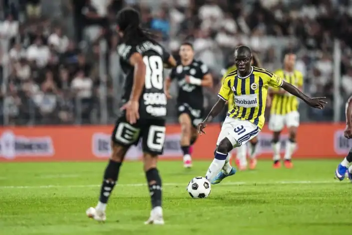 Fenerbahçe, Sturm Graz Engelini Kayıpsız Geçti