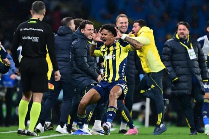 Jayden Oosterwolde Fenerbahçe'den Ayrılıyor
