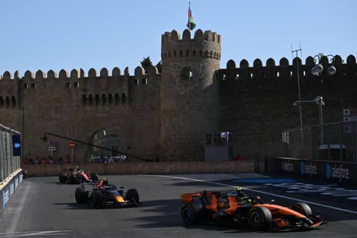 Bakü F1: Verstappen Yeniden Şampiyonluk Yarışında 1 Bakü F1 Verstappen Yeniden Şampiyonluk Yarışında