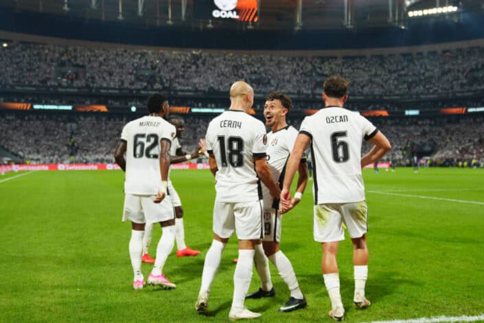 Beşiktaş, Avrupa Ligi Açılışında Marsilya'yı 4-1 Mağlup Etti 1 Beşiktaş, Avrupa Ligi Açılışında Marsilya'yı 4-1 Mağlup Etti