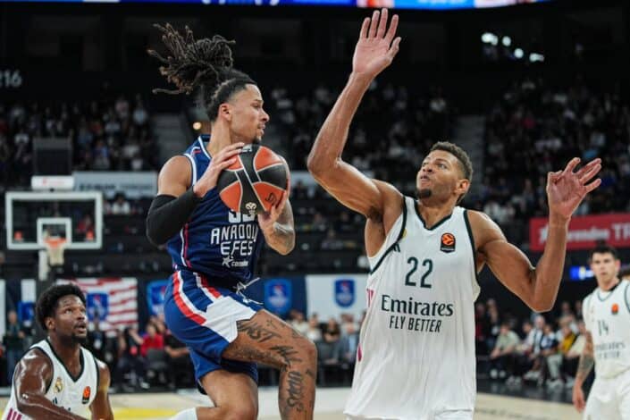 EuroLeague Anadolu Efes, Real Madrid'i 94-84 Mağlup Etti