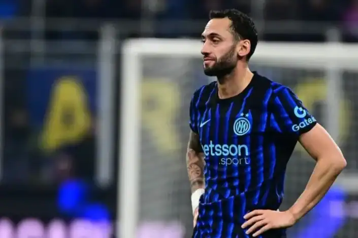 Inter'den Hakan Çalhanoğlu'na Yeni Sözleşme Teklifi 1 Inter'den Hakan Çalhanoğlu'na Yeni Sözleşme Teklifi
