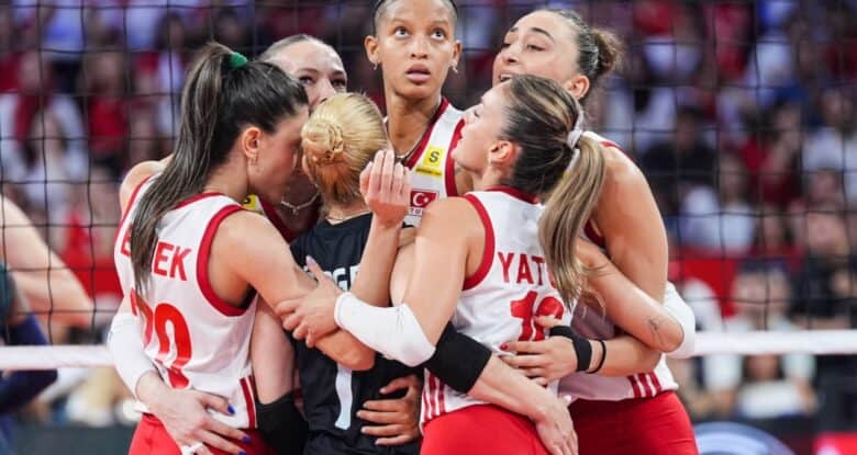 Türkiye, İtalya'yı Beş Setlik Finalde Yenerek Avrupa Şampiyonu Oldu 1 Türkiye, İtalya'yı Beş Setlik Finalde Yenerek Avrupa Şampiyonu Oldu