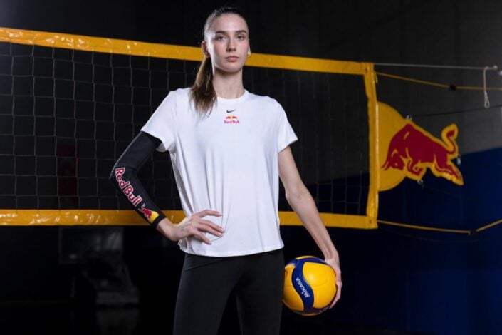 Milli voleybolcu Dilay Özdemir, Red Bull sporcu kadrosuna katıldı 1 Milli voleybolcu Dilay Özdemir, Red Bull sporcu kadrosuna katıldı