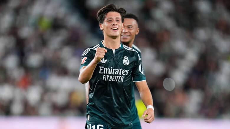 Real Madrid'de eylül ayının futbolcusu Arda Güler seçildi 1 Real Madrid'de eylül ayının futbolcusu Arda Güler seçildi