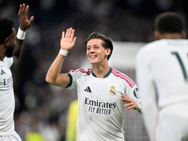 Arda Güler gol attı, Real Madrid RB Leipzig'i 4-1 yendi 1 Real Madrid forması giyen Arda Güler, Şampiyonlar Ligi maçında gol sevinci yaşıyor