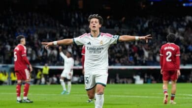 Real Madrid forması giyen Arda Güler, sözleşme görüşmeleri