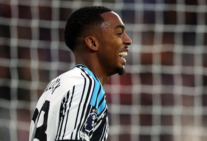Beşiktaş'ın transfer gündemindeki Newcastle United'lı orta saha Joe Willock