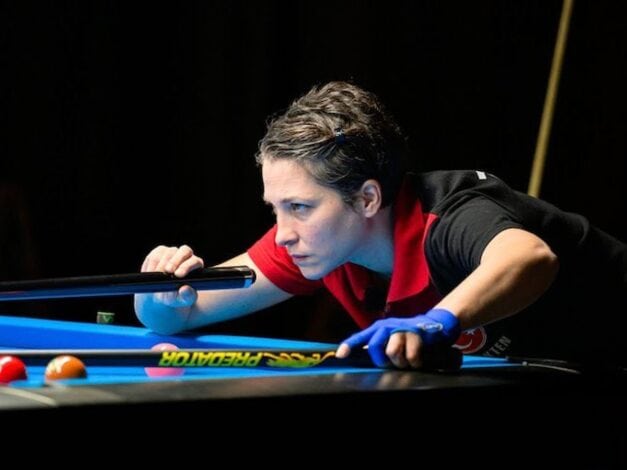 Milli bilardocu Sinem Kökten'in Avrupa şampiyonluğu kazandığı bilardo finali