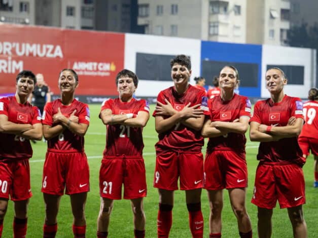 A Milli Kadın Futbol Takımı Slovenya ile 3-3 berabere kaldı 1 A Milli Kadın Futbol Takımı Slovenya ile 3-3 berabere kaldı