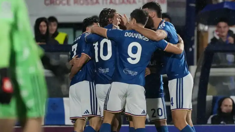 Como, Şampiyonlar Ligi'nde Manchester United'ı 4-1 Yendi 1 Como, Şampiyonlar Ligi'nde Manchester United'ı 4-1 Yendi