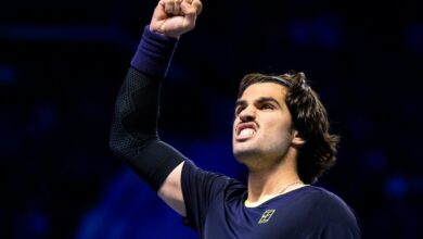 Alcaraz Viyana'da ilk turu geçti, Zverev dört maç puanı kurtardı 2 Carlos Alcaraz, Viyana Open ilk turunda Karen Khachanov ile oynadığı maçta