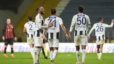 Kasımpaşa Evinde Güldü Yıldızlar Sahneye Çıktı